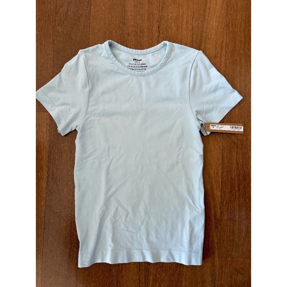 NWT Skims Soft Smoothing Short Seamless T-Shirt  Size XS Celeste/Light Blue RARE